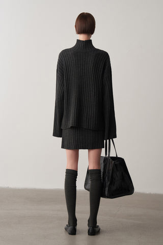 Balıkçı Yaka Etekli Triko Takım