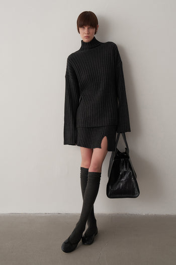 Balıkçı Yaka Etekli Triko Takım