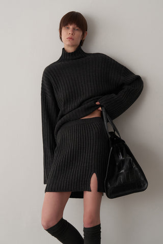 Balıkçı Yaka Etekli Triko Takım