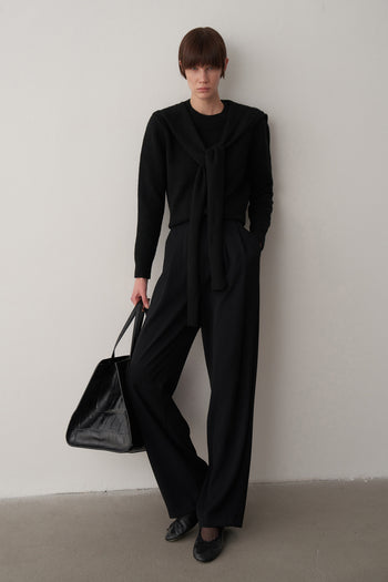 Atkı Detaylı Triko Kazak