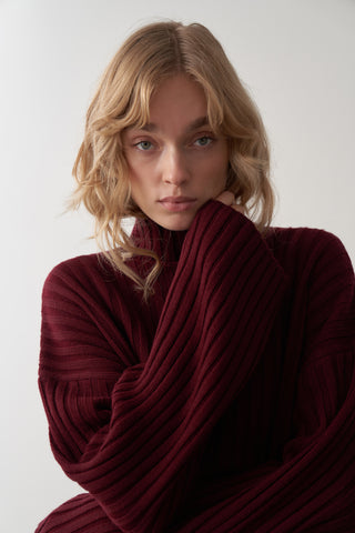 Balıkçı Yaka Etekli Triko Takım