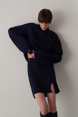 Balıkçı Yaka Etekli Triko Takım