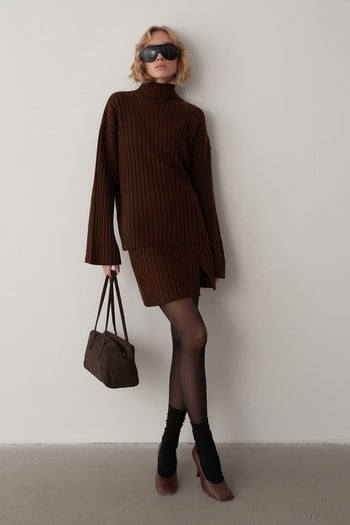 Balıkçı Yaka Etekli Triko Takım