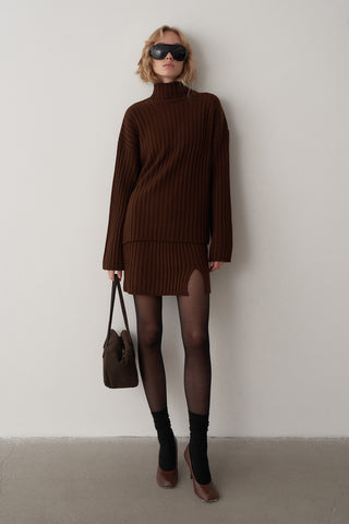 Balıkçı Yaka Etekli Triko Takım