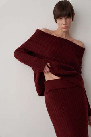 Kayık Yaka Etekli Triko Takım