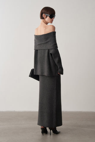 Kayık Yaka Etekli Triko Takım