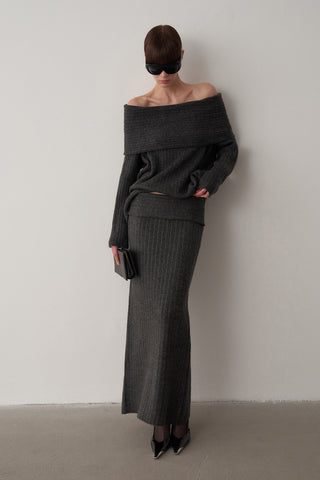 Kayık Yaka Etekli Triko Takım