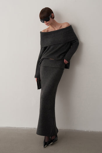 Kayık Yaka Etekli Triko Takım