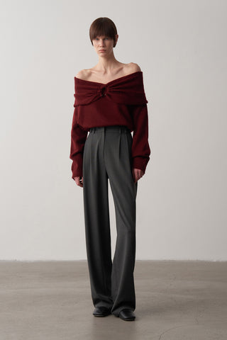 Kayık Yaka Aksesuar Detaylı Kazak