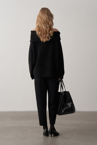 Kayık Yaka Aksesuar Detaylı Kazak